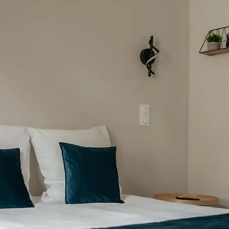 Διαμέρισμα Avec Garage Prive - Latre Location *